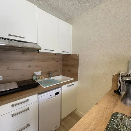 Daire T2 Au Lioran Avec Balcon, Proche Pistes Et Commerces - Fr-1-787-93 *